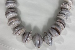 Puka Shell Necklace Hawaiian Lei Graduated 9 mm to 17 mm 17 in Length – Vintage