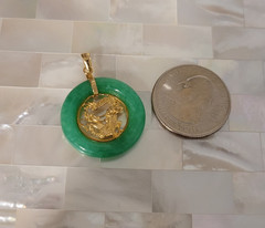 Vintage Chinese 14K Gold Apple Jade Dragon Circle Pendant 4.5 Grams