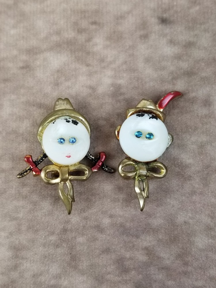 Pair Of Uncas Mexico Shell Button Blue Rhinestone Boy + Girl Pins 1949 Mfg Co