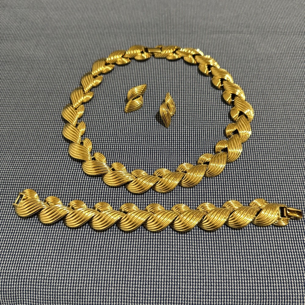 Vintage NAPIER Signed Gold Tone Swirl Wave Necklace Bracelet Earrings Set 80s