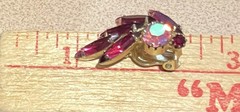 Vtg Prongset Red & Pink AB Rhinestones Gold Tone Brooch Pin & Clip Earrings