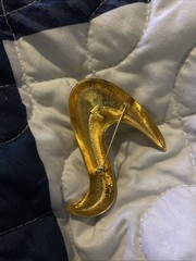 Monet Gold Tone Abstract Swoosh Wave Check Ribbon Zig Zag Pin Brooch 2.25 in