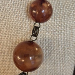 Big Chunky Root Beer Lucite Bead Necklace Graduated Statement 17.5” Length +3″