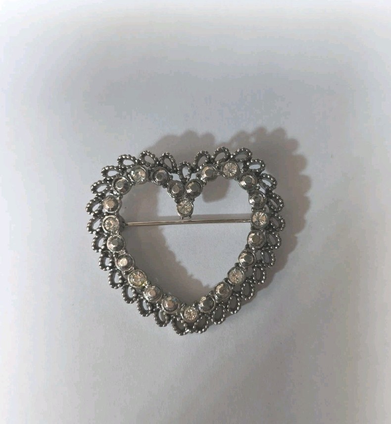 Vintage Silver Tone Marcasite Rhinestone 1.5″ Heart Brooch Pendant.