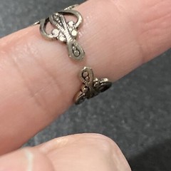 vintage ring size 7 adjusts scroll work burgundy stone
