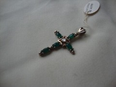 VINTAGE 1970-80s GREEN CZ W/ CLEAR CZ CENTER CROSS STERLING SILVER 925 PENDANT