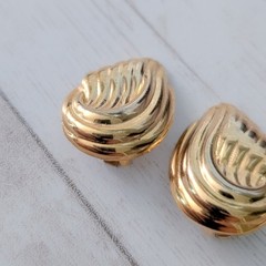 Vintage Clip On Earrings Large 1 & 1/8″ Gold Tone Stylish