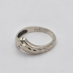 Vintage 925 Sterling Silver Ring Textured Hammered Size 5 FREE $HIPPING!