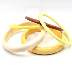 Stackable Set of 5 Vintage Retro Plastic Bangle Bracelets Yellow Cream Orange 8″