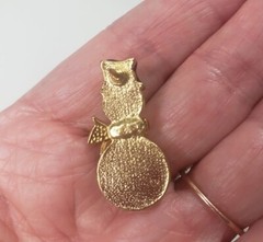 Vtg Snowman Lapel Pin Gold Tone Metal Faux Pearl Enamel Christmas Holiday Brooch