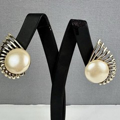 Vintage Sarah Coventry Wings Of Flight Faux Pearl Clip Earrings