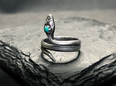 RARE Vintage Detailed Sterling SERPENT QUEEN w/ Natural Blue TURQUOISE Crown