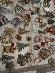 60 Vintage Christmas Tree Santa Angel Signed & Unsigned Pin Lot Brooches