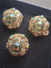 Hollycraft 1950s demi-parure green cab & AB clip on earrings & adjustable ring