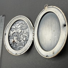 Vintage Revlon Town Large Silver Tone Locket J3a