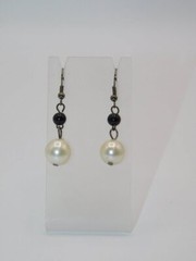 A836-VINTAGE PIERCED EARRINGS~FAUX PEARLS~1.5″ DROP