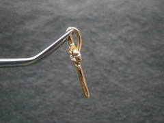 Ribbed Cross with Clear Crystal Goldtone Vintage Pendant 2.0g