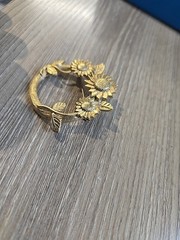 Vintage Gold Tone Sunflower Wreath Brooch 2 Inch Diameter
