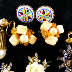 Vintage Clip On Earrings Lot 20 Pairs Retro Jewelry Floral Grape Cluster Enamel