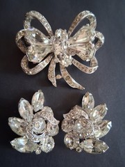 Vintage Eisenberg brooch earrings set