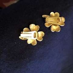 Hobe Vintage Flower Encrusted CLIP Earrings So Pretty Flowers For Your Ears