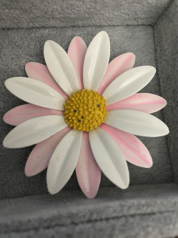Vintage Pink And White Daisy Enamel Brooch