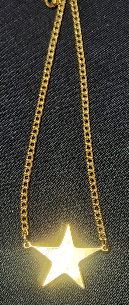 Vtg 1975 Avon Sunny Star Pendant Necklace 18″ Gold Tone Retired
