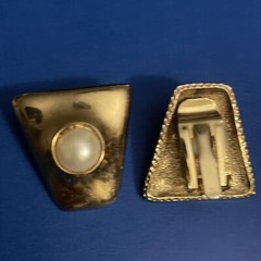Vintage Gold Trapezoid Pearl Clip Earrings 0.9 Inch