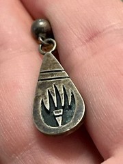 Old pawn Weaver Selina sterling tear drop bear paw plank earrings 100825aAGZGE