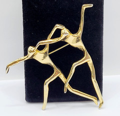 Modernist Style Contemporary Dancers Gold Tone Large Brooch Pin Vintage 1980s