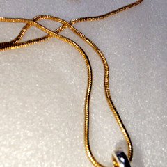 VTG 1990s Gold and Silver Pendant Necklace with Interlocking Hoops by RMN
