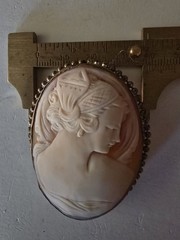 Vintage Shell Cameo Brooch Pendant
