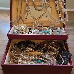 Mostly Vintage Jewlery Lot Some Signed All Wearable Brooches Necklaces Etc