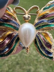 FO Fernando Originals Butterfly Brooch Pin Ribbon Enameled Wings Faux Pearl B5