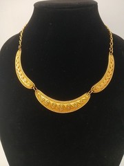 AVON 1987 ROMAN RICHES bold goldtone raised scroll beads designs collar necklace