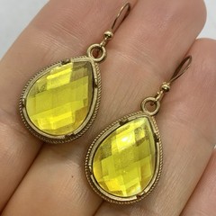 Vtg Yellow Faceted Acrylic Rhinestone Teardrop Dangle Earrings Goldtone Hook