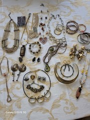 Vintage Mixed Stone Material Curated Jewelry Lot Picasso Jasper Bronze Copper A+