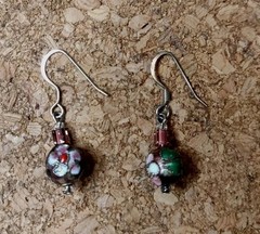 Vtg Plum Silvertone Wire Enamel Flower W/ Leaves Bead Hook Earrings Hangs 1.5 In