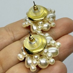 Vtg Bold Large Cream Faux Pearl Teardrop Bead Cluster Statement Earrings Post