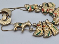 VTG Medici Two Sisters Slide Charm Bracelet Nativity Christmas Scene Gold Tone