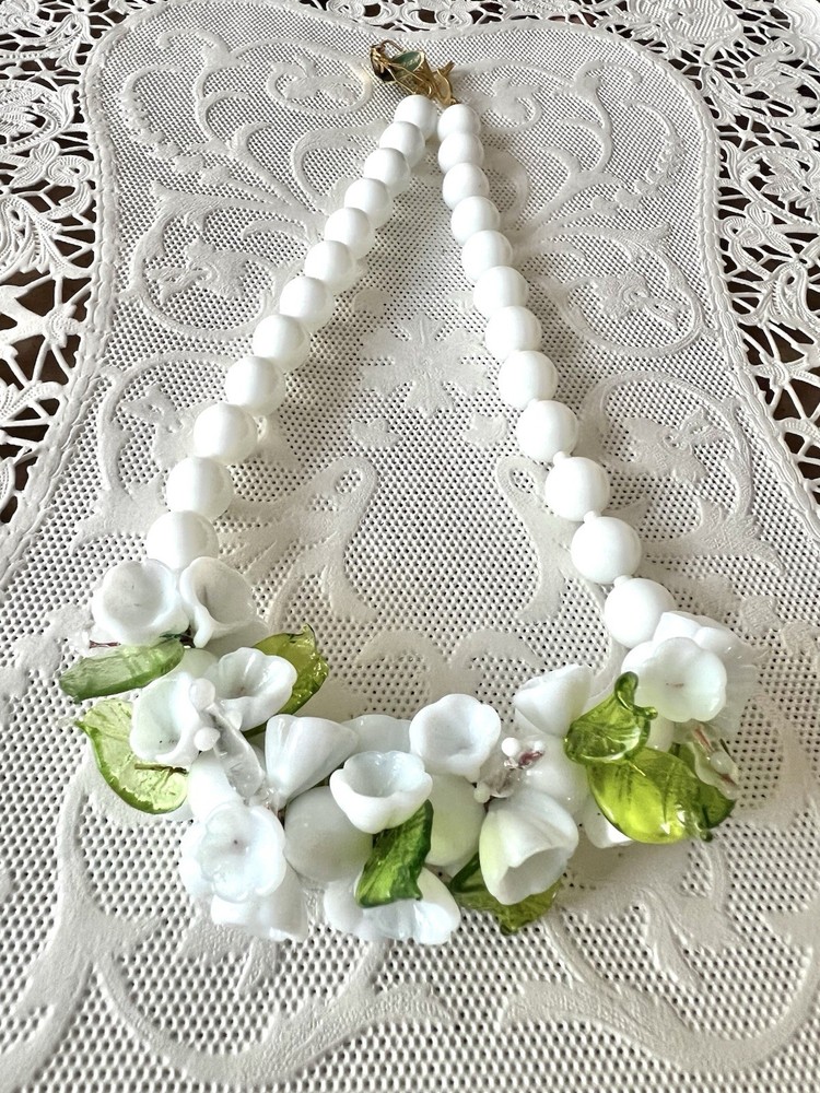 Vintage Venetian White Flower Bead Art Glass Necklace 16″ + 3″ Extender