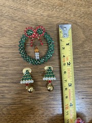 Vtg 60s Christmas Wreath Brooch & Matching Tree Clip-On Earrings Rhinestone Set