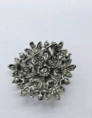 Starburst Flower Brooch Blue Crystals Rhinestone 2 in Vintage Gun Metal 3D