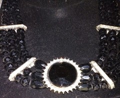 🔥Very Classy 🔥TripleBlackGlassBead Strand W/ 🔥Gorgeous Centerpiece🔥