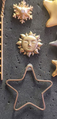 Vintage Celestial Jewelry Lot Stars Moon Sun Brooches Pins Charms Gold Tone 11pc