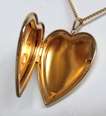 BEAUTIFUL 14K YELLOW GOLD HEART LOCKET PENDANT ON 16″ 14K CHAIN NECKLACE