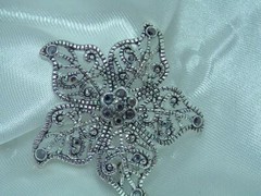 Vintage 80’s Silver Tone Sparkling Jet Hematite Rhinestone Flower Brooch 595jl0