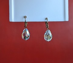 Vintage MCM Faceted Glass AB Aurora Borealis Dangle Gold Tone Clip On Earrings