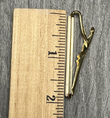 Vintage SWANK Men’s Gold Tone Golf Scene Tie Clip Bar in Original Box