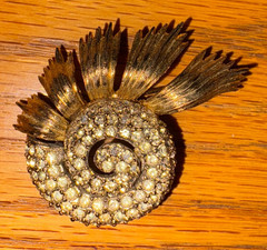 Vintage Singed Rare Ledo Polcini Runway Rhinestone Swirl Brooch Pin Jewelry